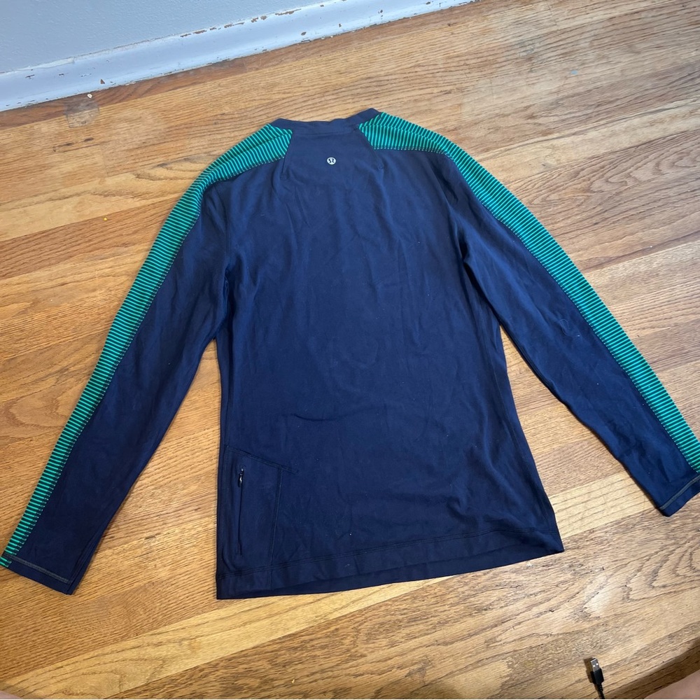 Lululemon Metal Vent Tech Long Sleeve Shirt Navy Blue Green Stripe Size S/M - Picture 6 of 11
